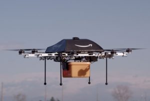 Eine der Lieferdrohnen, mit denen Amazon Prime Air bestellte Ware zu seinen Kunden fliegen will.  (#01)