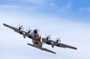 Die amerikanische Küstenwache (U.S. Coast Guard) nutzt die C-130 „Hercules“ als Transporter und Suchflugzeug.