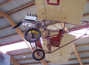 Aus der Zeit der Gebrüder Wright: Dieser Nachbau von Ellehammers erstem Motorflugzeug hängt im dänischen Luftfahrtmuseum in Staunig. (#2)