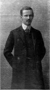 Der österreichisch-ungarische Pilot und Flugzeugkonstrukteur Igo Etrich im Jahre 1908. Aufnahme aus der Wiener Luftschiffer-Zeitung vom April 1908. (#8)