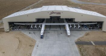 Stratolaunch: Der Riesenvogel, der aus der Wüste kommt