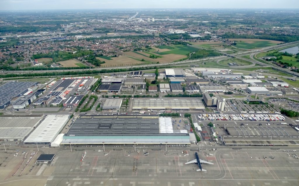 Luftaufnahme des Brüsseler Flughafens Zaventeen. (#3)