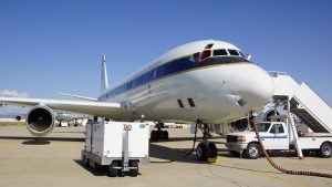 Die DC-8 der NASA, hier auf ihrem Heimatstützpunkt in Kalifornien, ist. (#07)