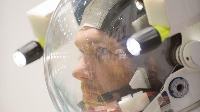 Alexander Gerst trainierte im Wassertank für die Arbeit in der Schwerelosigkeit auf der ISS. (#02)