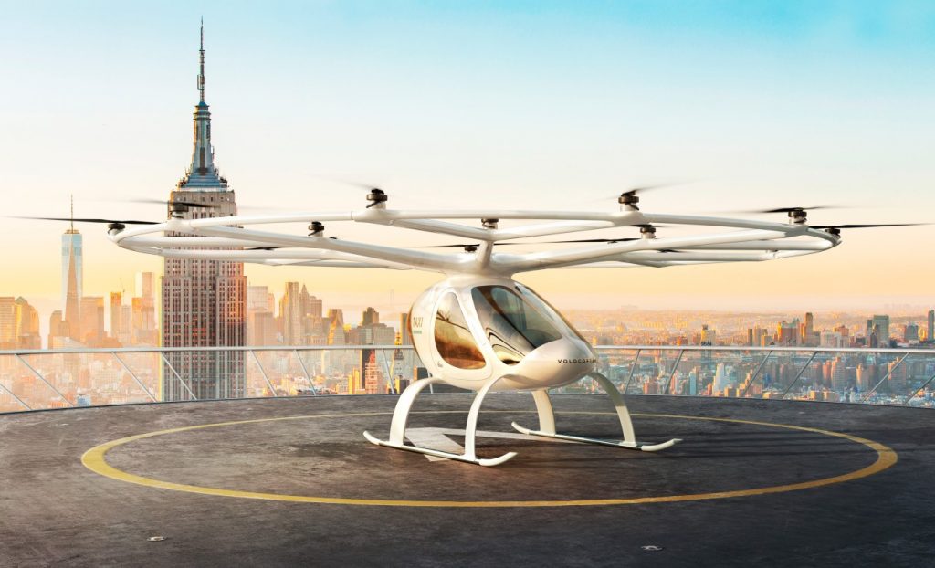 Ein Volocopter vor der New Yorker Skyline.  (#5)