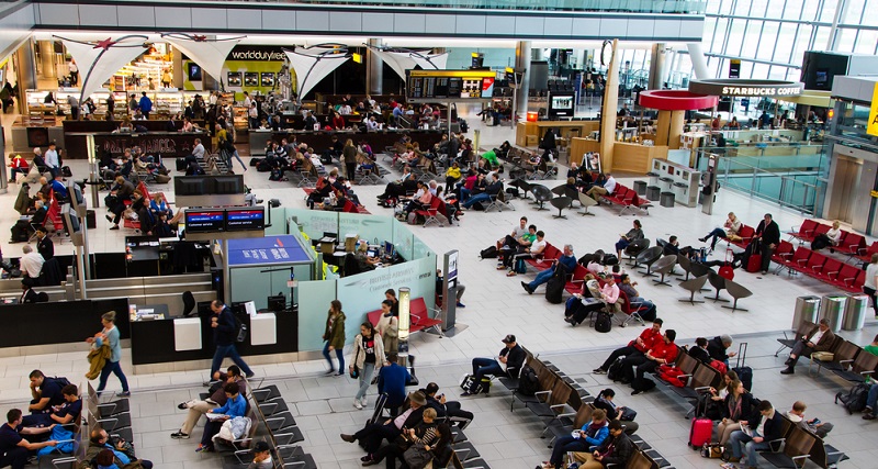 Die Zukunftsaussichten stellen einen weiteren zentralen Aspekt bei der Berufswahl dar. Es ist nicht nur wichtig, sich darüber zu informieren, wie hoch das aktuelle Stewardess Gehalt ist. Auch die zukünftigen Entwicklungen spielen dabei eine wichtige Rolle. In dieser Hinsicht können die Berufe in der Luftfahrtindustrie voll überzeugen. Es wurde bereits dargelegt, dass die Passagierzahlen in den letzte