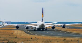 Die deutschen Airlines tragen maßgeblich zur deutschen Wirtschaft bei. (Foto: AdobeStock_286259359 Andrei Armiagov)