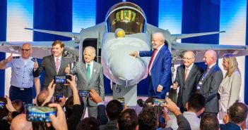 Erster brasilianisch gefertigter Gripen E/F in Gaviao Peixoto (Foto: Saab AB)