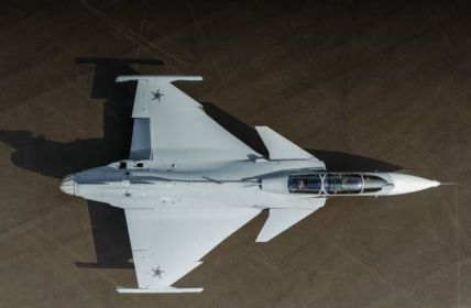 Saab enthüllt ersten zweisitzigen Gripen F für brasilianische (Foto: Saab AB)